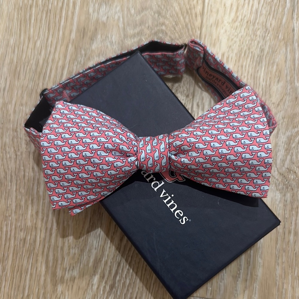 Vineyard Whale Silk Bow Tie